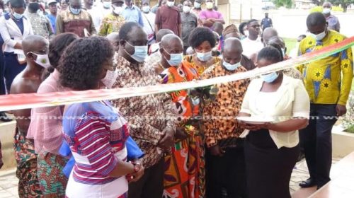 Trade Minister commissions two Business Resource Centres